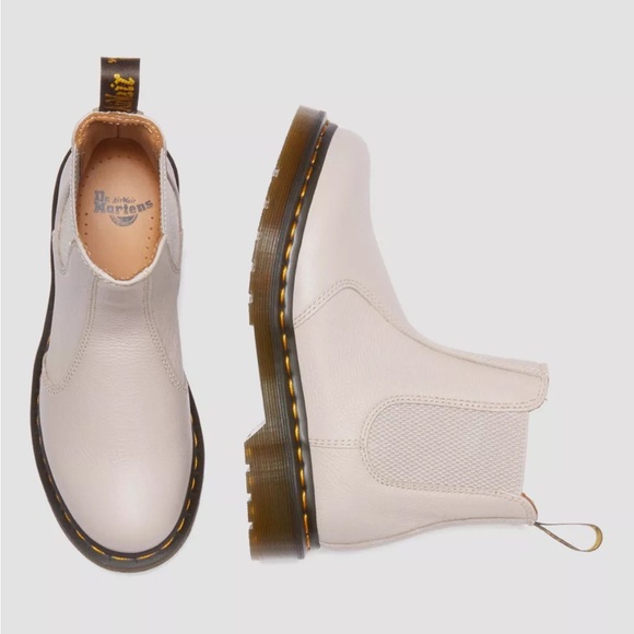 Dr. Martens 2976 Chelsea Boots - Picture 5 of 10